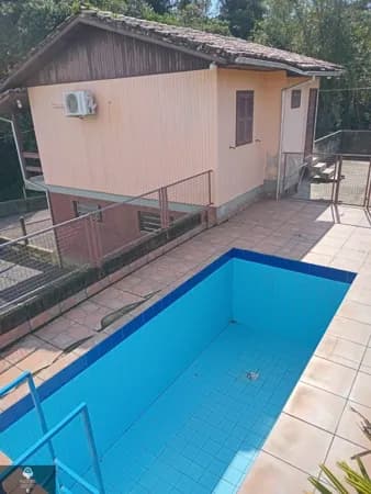 🏡 Oportunidade Única – Imóvel com Duas Casas e Ampla Área!
