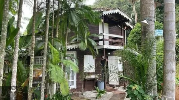 sítio em Urussanga poucos minutos do centro com vertente de água natural e açude