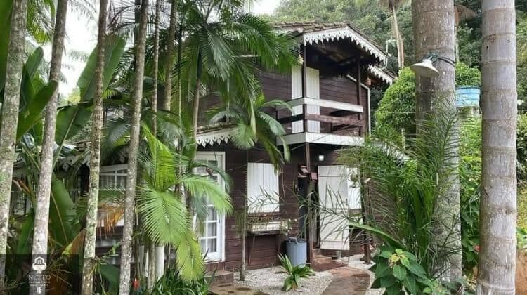 sítio em Urussanga poucos minutos do centro com vertente de água natural e açude