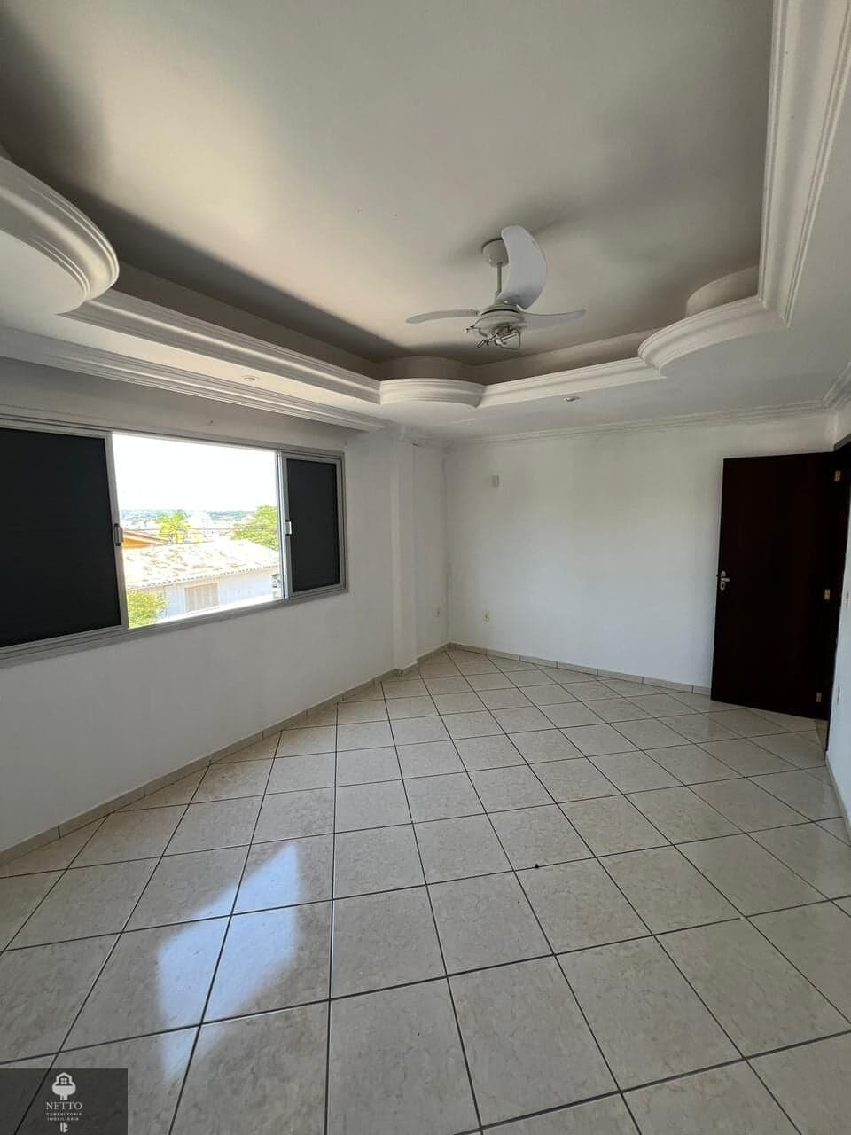 apartamento próximo ao centro de Criciúma sem taxa de condomínio e apenas 3 apartamentos no prédio