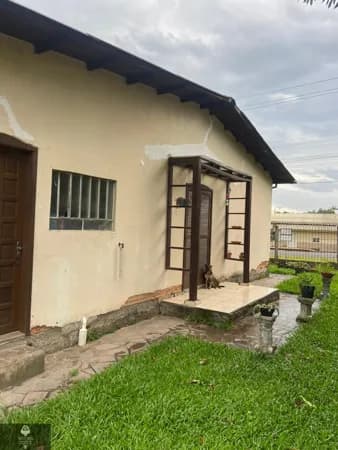 Casa Ampla em Esquina com Edícula Independente no Bairro Santo Antônio
