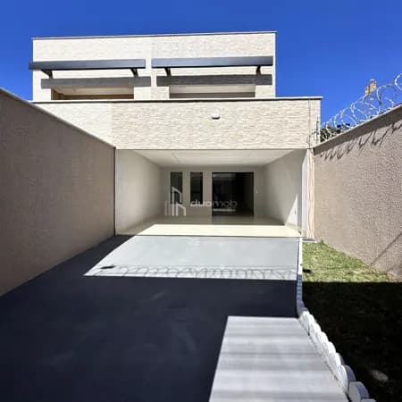 Sobrado 3 Quartos Sendo 2 Suítes | Entrada Facilitada | Quintal | Park Solar Goiânia