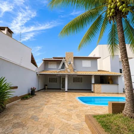 Casa à Venda no Jardim Dona Regina em Santa Bárbara d'Oeste/SP | 3 Quartos, Área Gourmet e Garagem