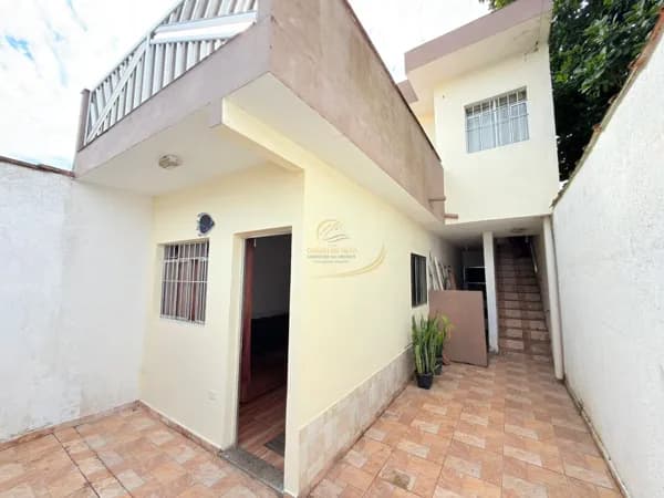 CASA ASSOBRADADA EM EXCELENTE LOCALIZAÇÃO PRÓXIMO AO CENTRO DE ITANHAÉM!!