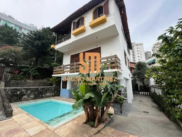 São Conrado | Casa com Piscina | 357m² | 4 Quartos | 2 Suítes | Próxima ao Metrô