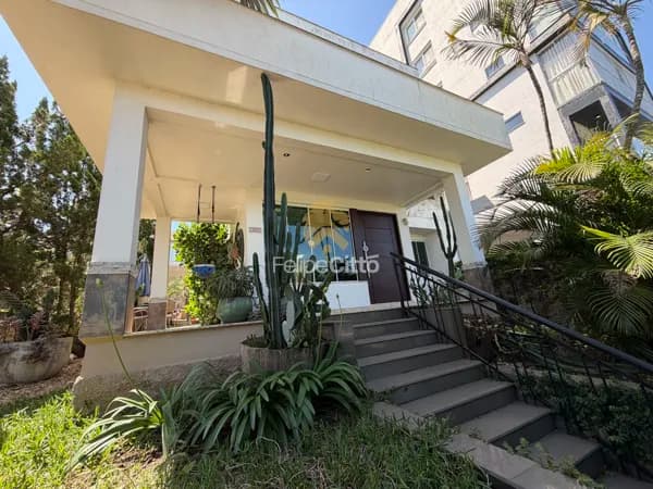 Casa Alto Padrão no bairro Centenário