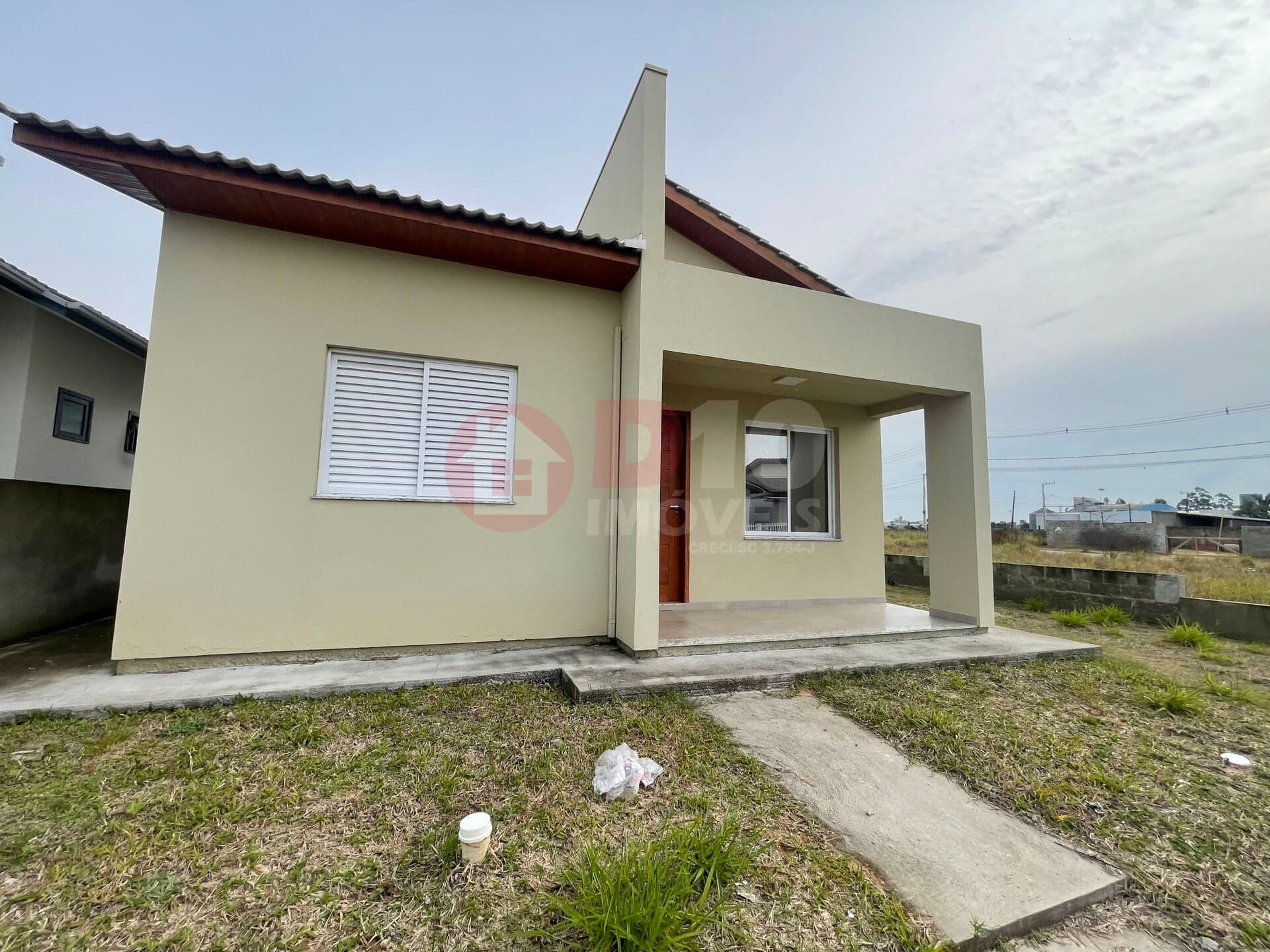 Casa de Alvenaria Escriturada e Averbada no Bairro Caverazinho em Araranguá