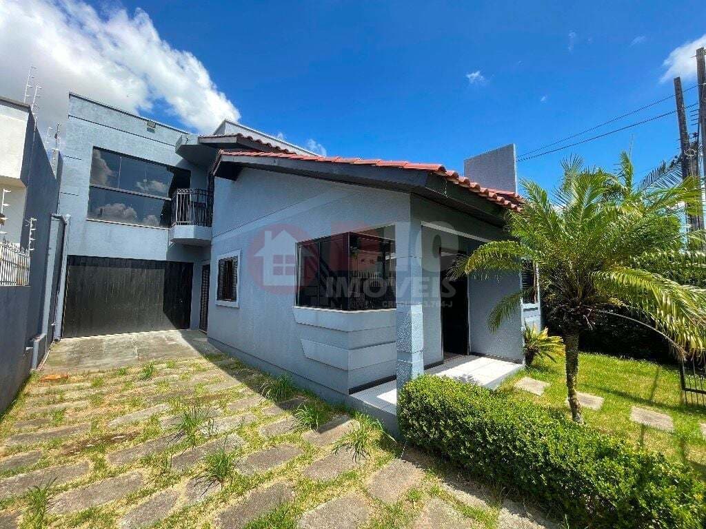 Casa de 2 Pavimentos com Área de Festas à Venda no Mato Alto em Araranguá SC