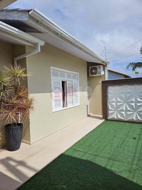 Casa com Suíte e Área Gourmet à Venda na Coloninha em Araranguá SC