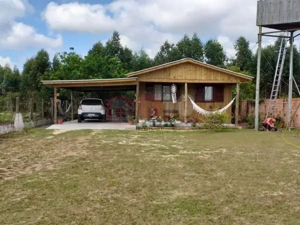 Casa com 3 dormitórios à venda em Araranguá-SC.