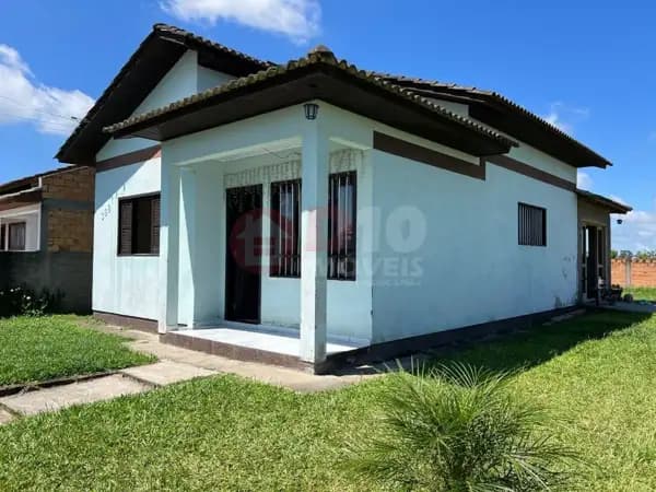 Casa com 3 dormitórios à venda Bairro Operária em Araranguá-SC.