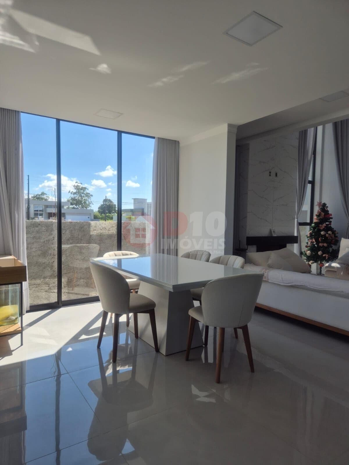 Casa Alto Padrão com 240 m2 a Venda no Residencial Açores em Araranguá - SC
