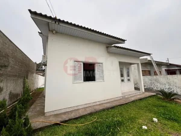 Casa com Piscina - 2 dormitórios à venda, 67 m² por R$ 285.000 - Policia Rodoviária - Araranguá/SC