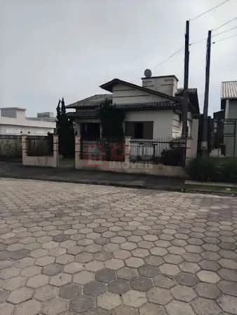 Excelente casa em bairro nobre da cidade