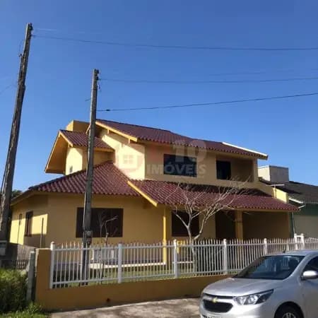 Casa com 5 dormitórios à venda em Balneário Arroio do Silva-SC.