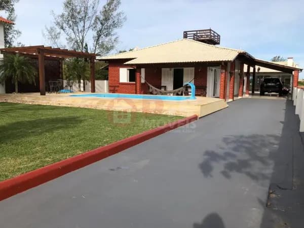 Casa Mobiliada com Piscina e Vista para o Mar no Morro dos Conventos