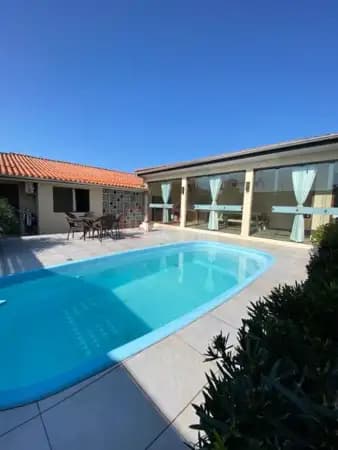 Casa com 3 dormitórios à venda em Balneário Arroio do Silva-SC.