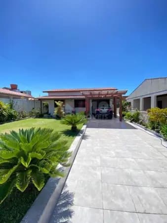 Casa com 3 dormitórios à venda em Balneário Arroio do Silva-SC.