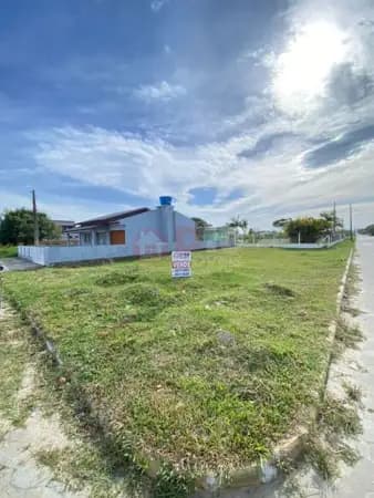 Terreno Escriturado de Esquina com 300m² no Bairro Areias Brancas – Arroio do Silva/SC.
