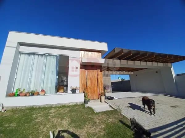 Casa alto padrão mobiliada na praia em Baln. Arroio do Silva