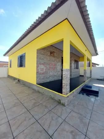 Casa com 3 dormitórios à venda em Balneário Arroio do Silva-SC.