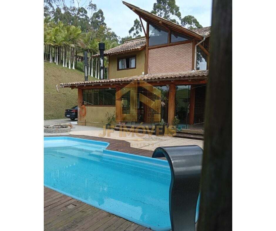 🏡 Lindo sítio à venda em Canelinha – Bairro Papagaio