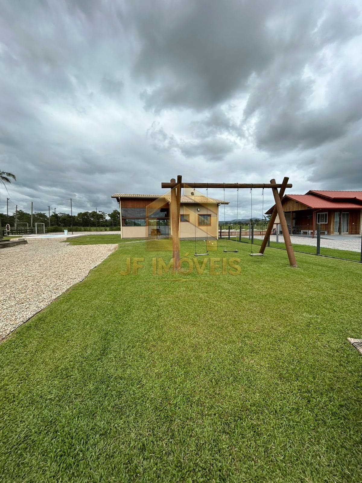 Fazenda/Sítios/Chácaras em Canelinha - papagaios
