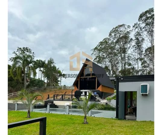 🏡 CHALÉ EXCLUSIVO À VENDA – BAIRRO MOURA