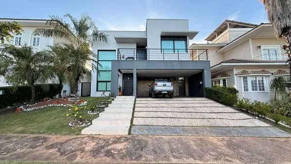 Casa de Alto Padrão à Venda no Florais Cuiabá