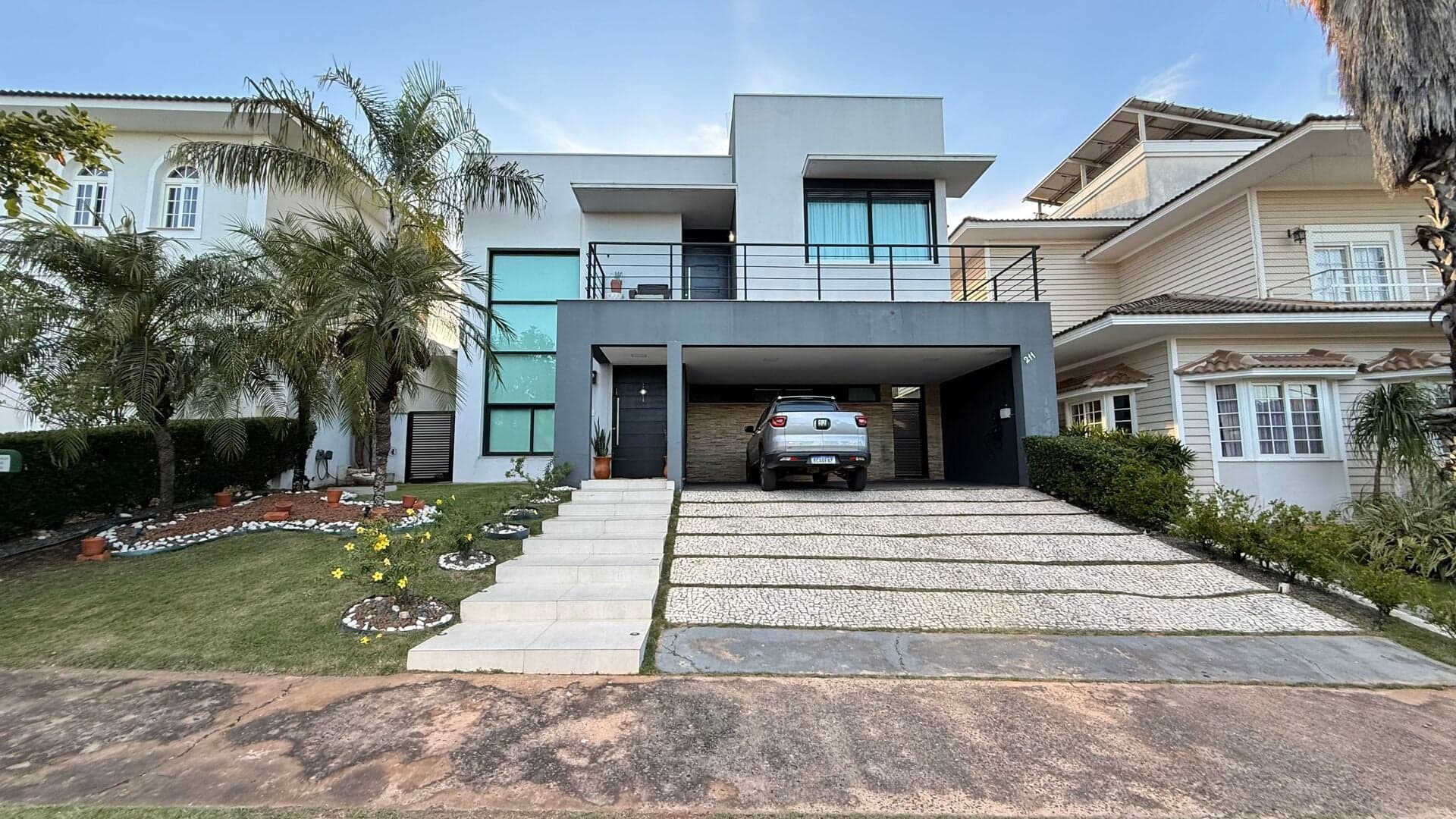 Casa de Alto Padrão à Venda no Florais Cuiabá
