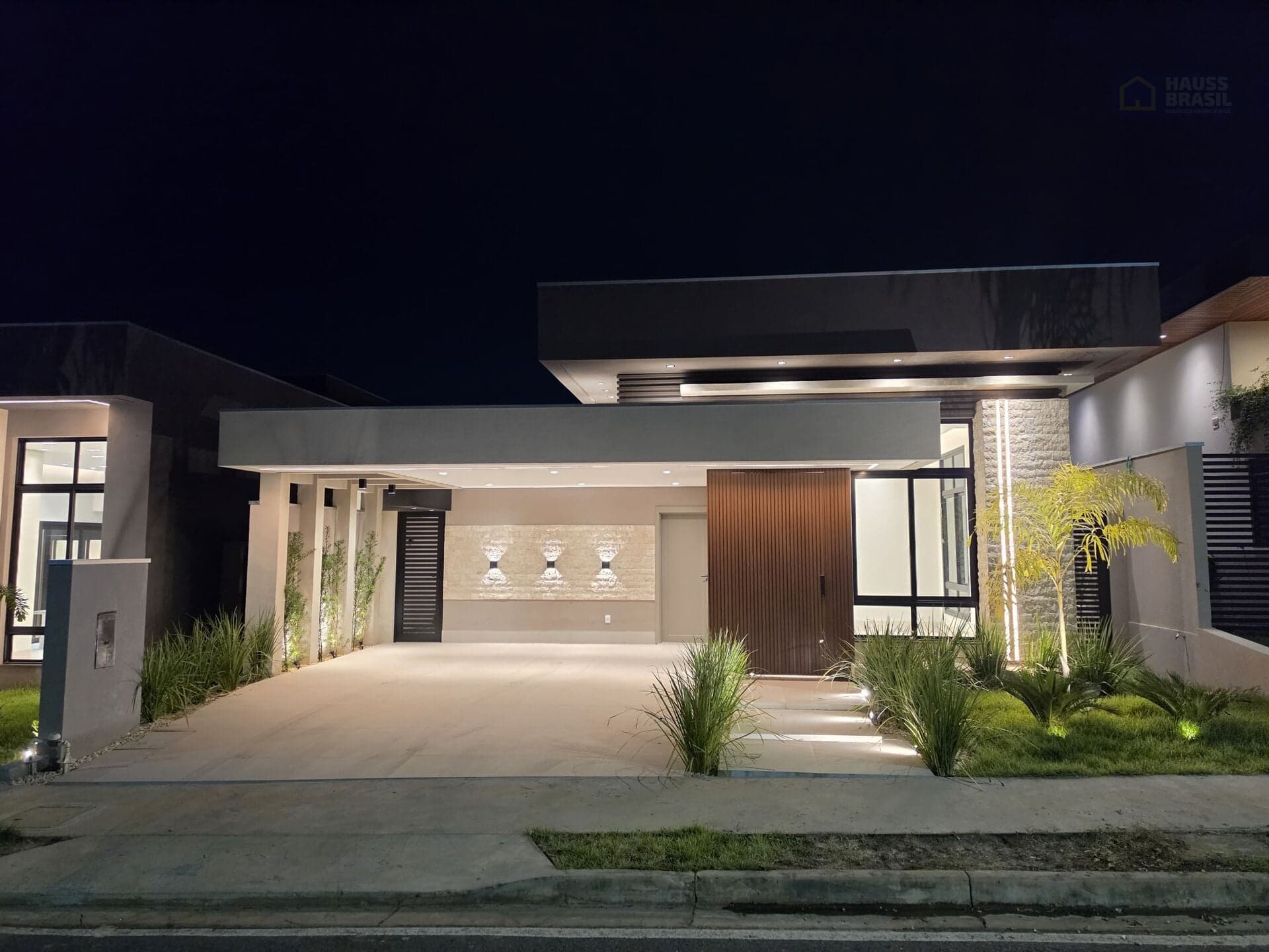 Casa Alto Padrão à venda no Brisas Condomínio Horizontal em Cuiabá | 3 Suítes e piscina