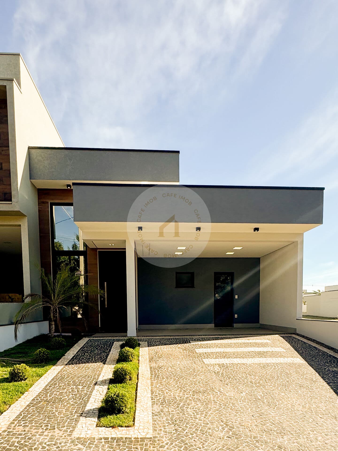 Casa com 3 suítes e piscina