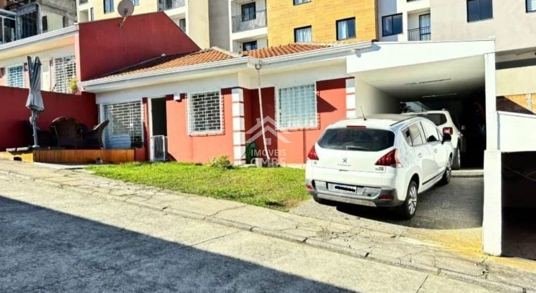 Casa em Pinhais - Jardim Amélia