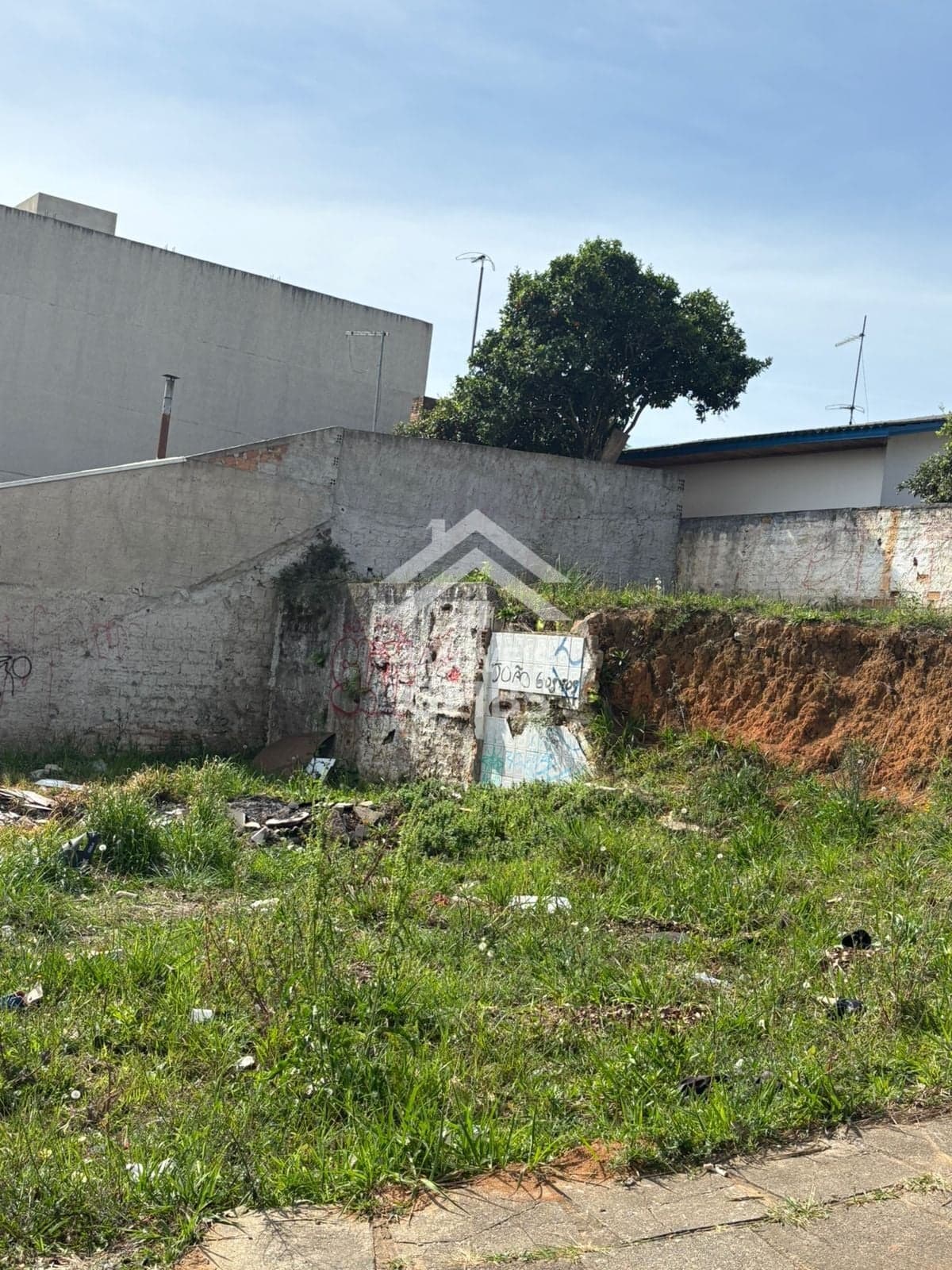 Terreno Gralha Azul