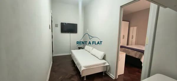 Sala e quarto mobiliado ao lado da Estação metrô Arcoverde