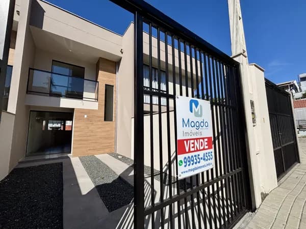 Sobrado novo pronto para morar com 2 suítes - Bairro Velha Central