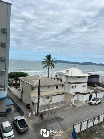 Apartamento em Itapema - Meia Praia