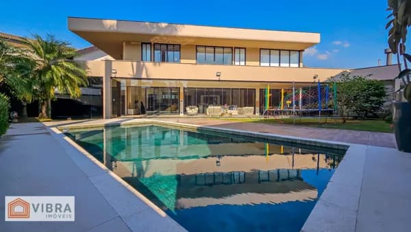 Casa em Santana de Parnaíba - Alphaville