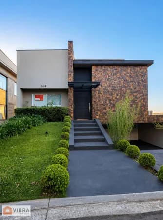Casa em Santana de Parnaíba - Alphaville