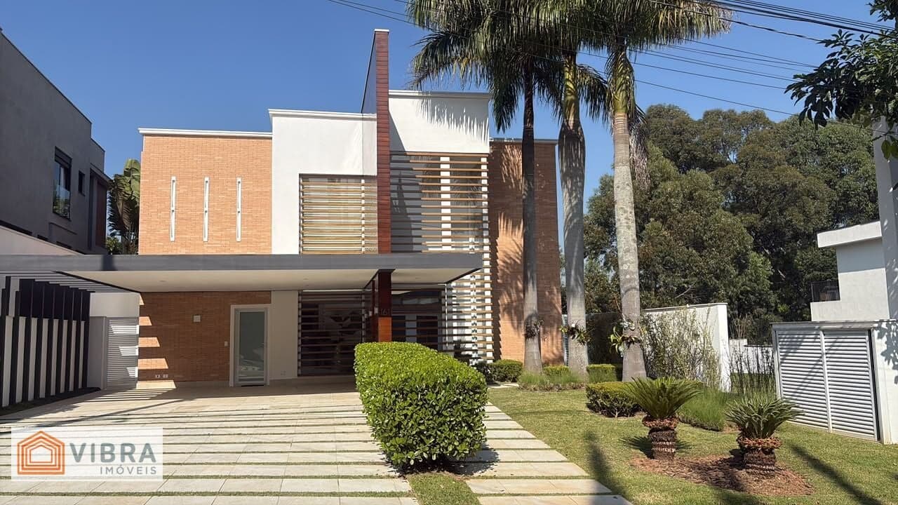 Casa em Santana de Parnaíba - Alphaville