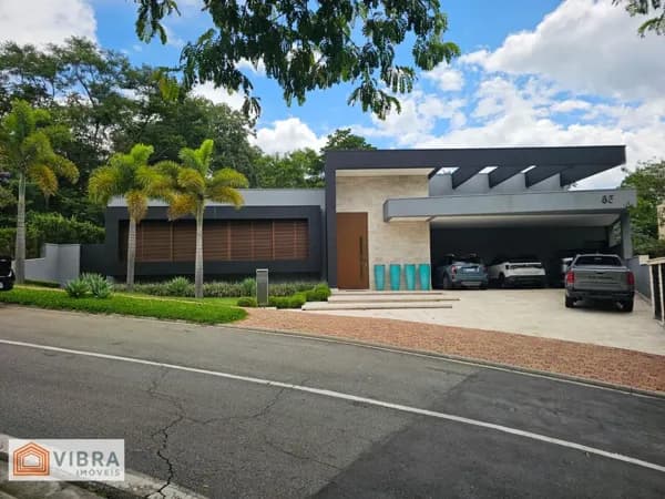 Casa em Santana de Parnaíba - Alphaville