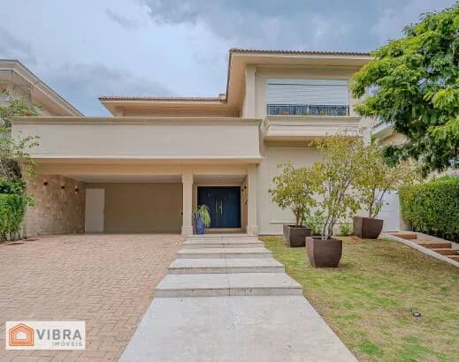 Casa em Santana de Parnaíba - Alphaville