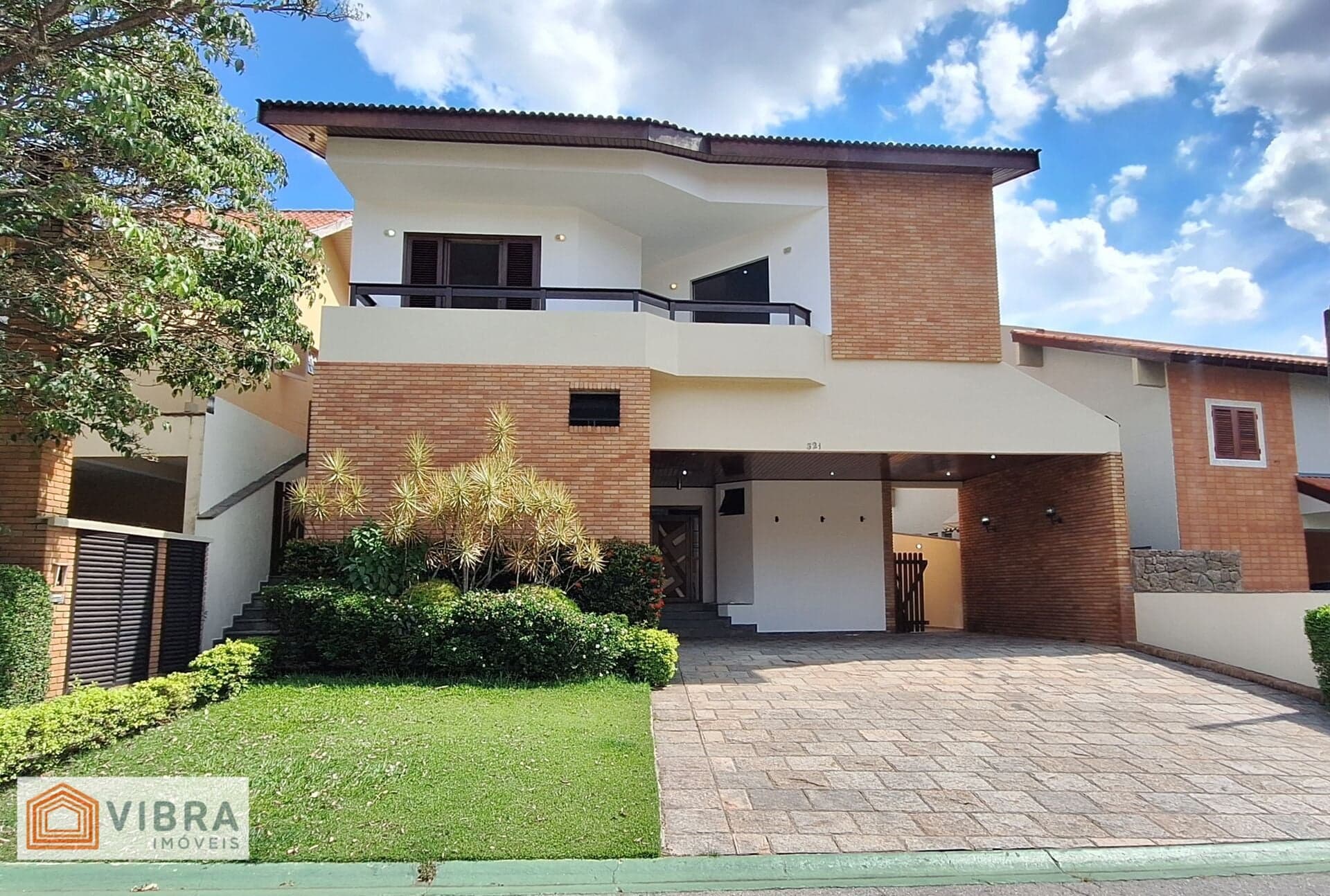 🏡 Casa de Alto Padrão à Venda | Residencial 4