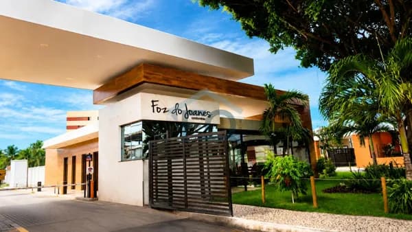 Apartamento 2 suítes em Buraquinho
