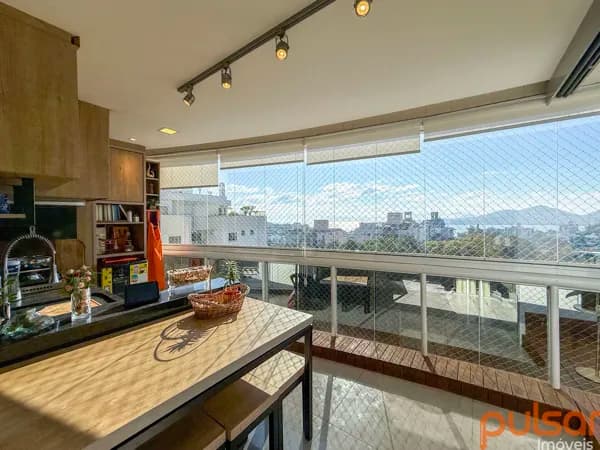 Apartamento com 3 dormitórios e vista privilegiada no João Paulo