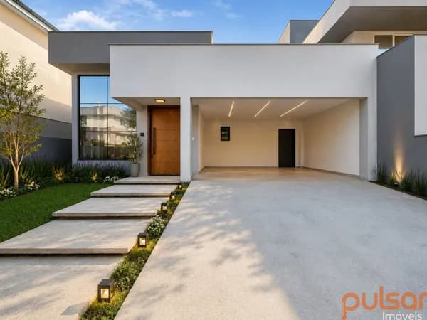 Casa térrea com 4 dormitórios a venda no Córrego Grande/Florianópolis.