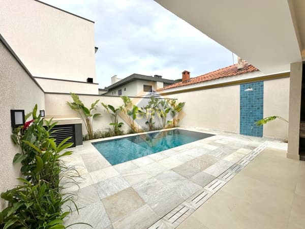 Casa Alto Padrão À Venda, 3 dormitórios por R$1.650.000,00 - São Lourenço, Bertioga/SP