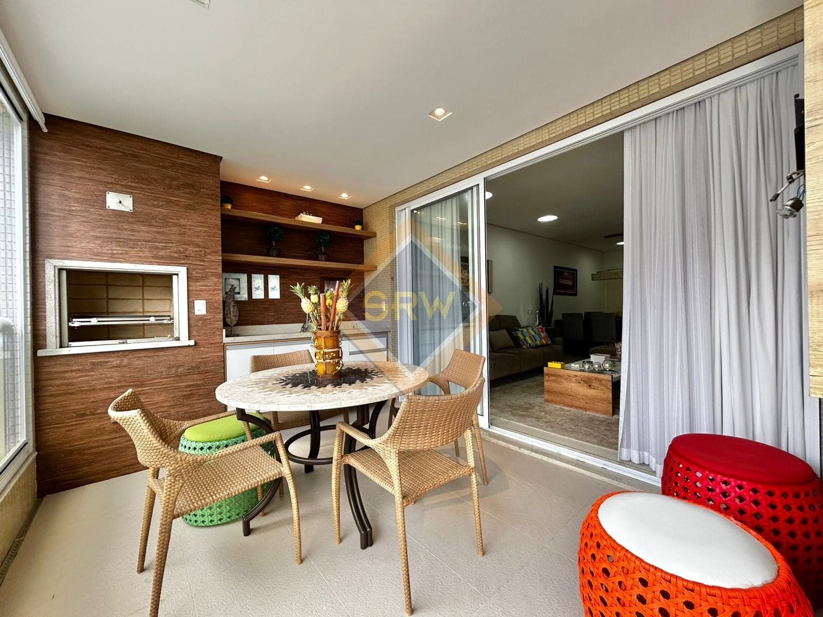 Apartamento de Alto Padrão à Venda no Módulo 08 na Riviera de São Lourenço
