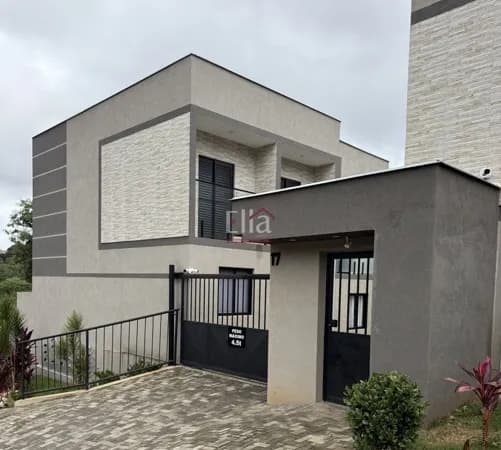 Sobrado em Condomínio em Residencial Colina, Guaxupé/MG