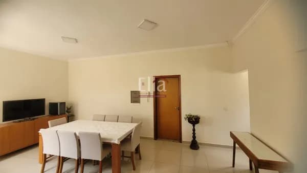Casa Alto Padrão em Nova Floresta, Guaxupé/MG